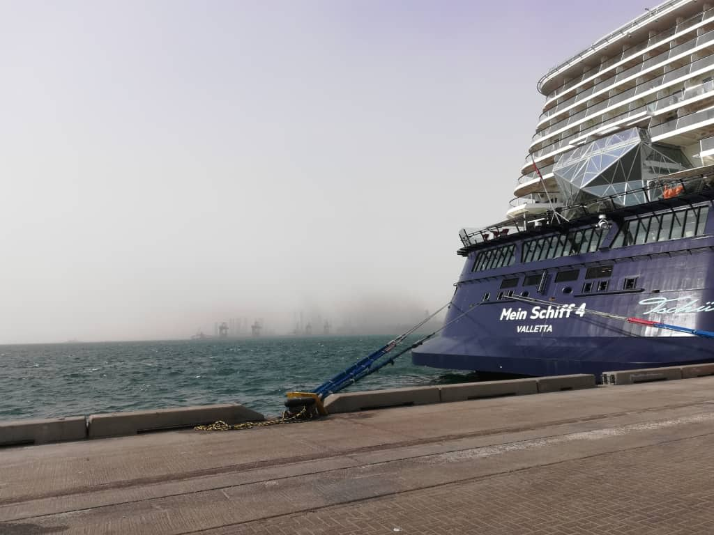 Sandsturm Manama Mein Schiff 4 Holidaycheck