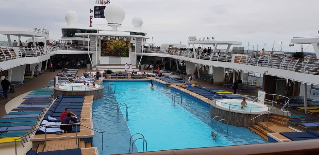 Pool Mein Schiff 1 Holidaycheck