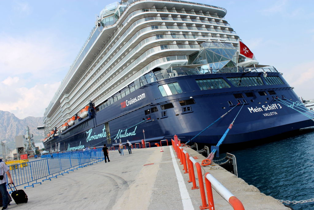 Schiff Ligt Im Hafen Von Antalya Mein Schiff 3 Holidaycheck