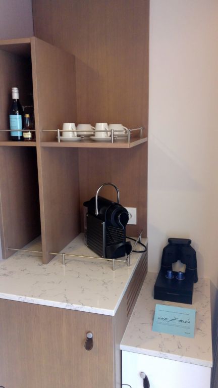 Themensuite 10001 Nespressomaschine Und Minibar Mein