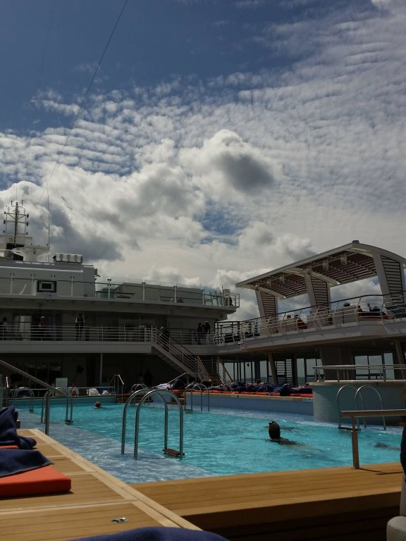 Pooldeck Mein Schiff 5 Holidaycheck