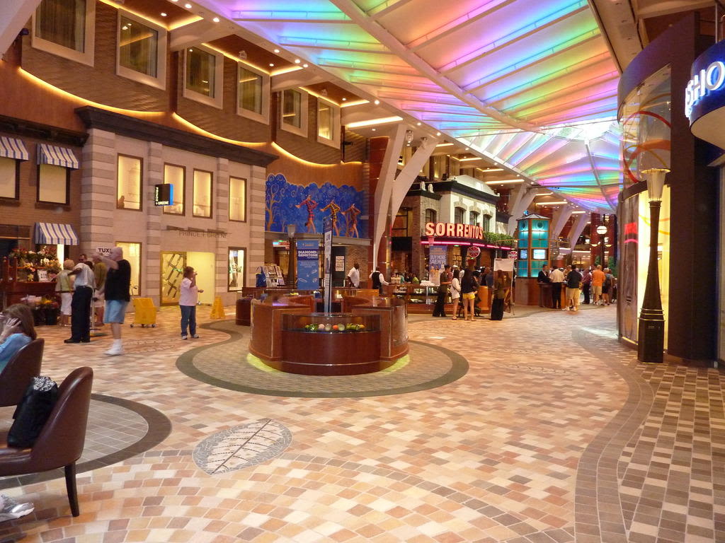 Royal Promenade Allure Of The Seas Holidaycheck