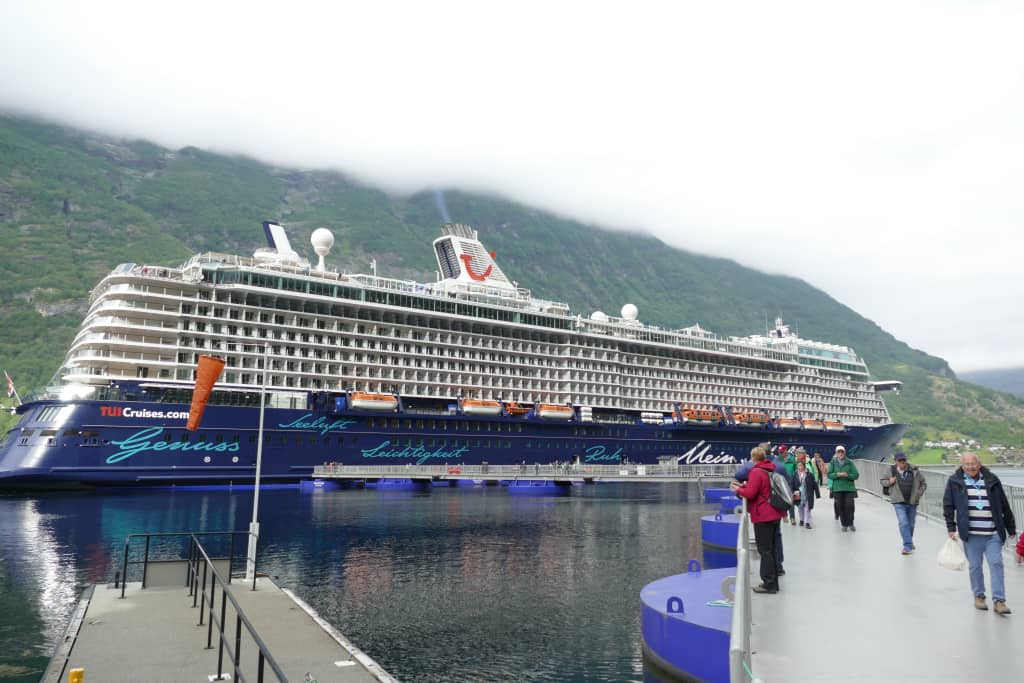 Anlegestelle Gangway Mein Schiff 5 Holidaycheck