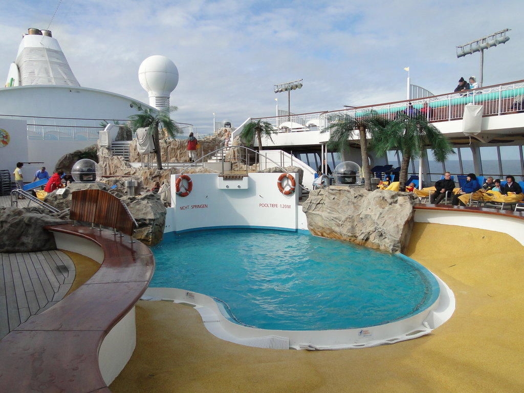 Der Pool An Deck Der Aida Aura Aidaaura Holidaycheck