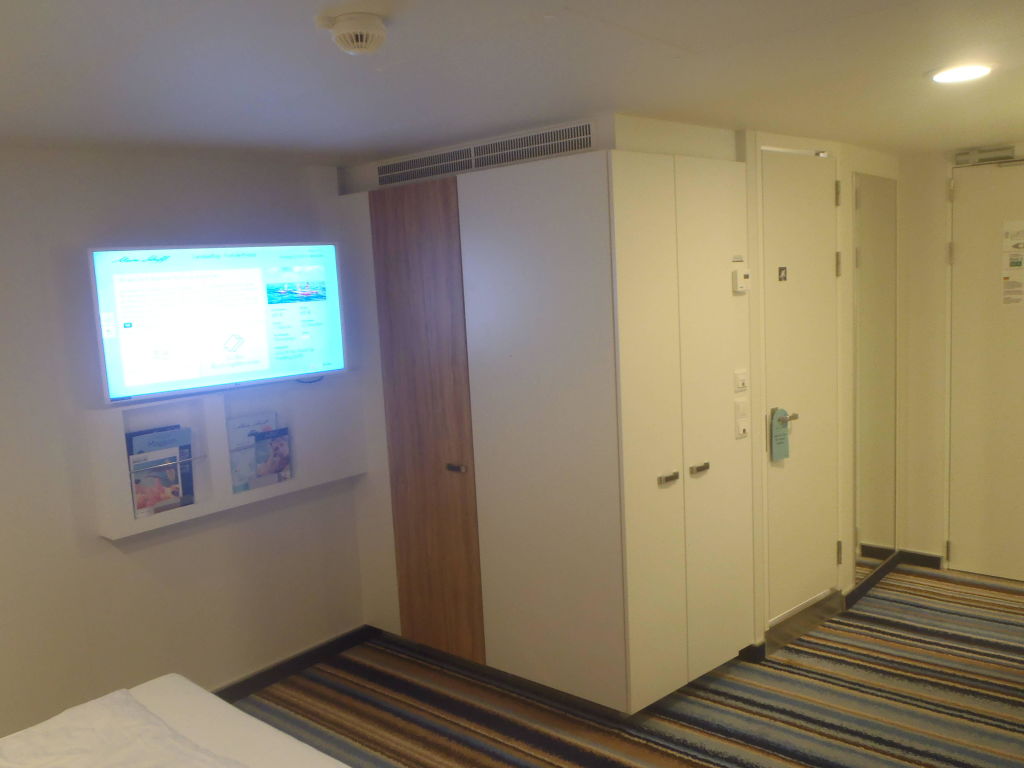 Schrank Und Tv Mein Schiff 5 Holidaycheck