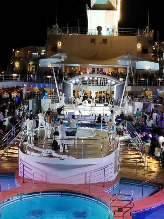 White Party Am Pooldeck Mein Schiff Herz Holidaycheck