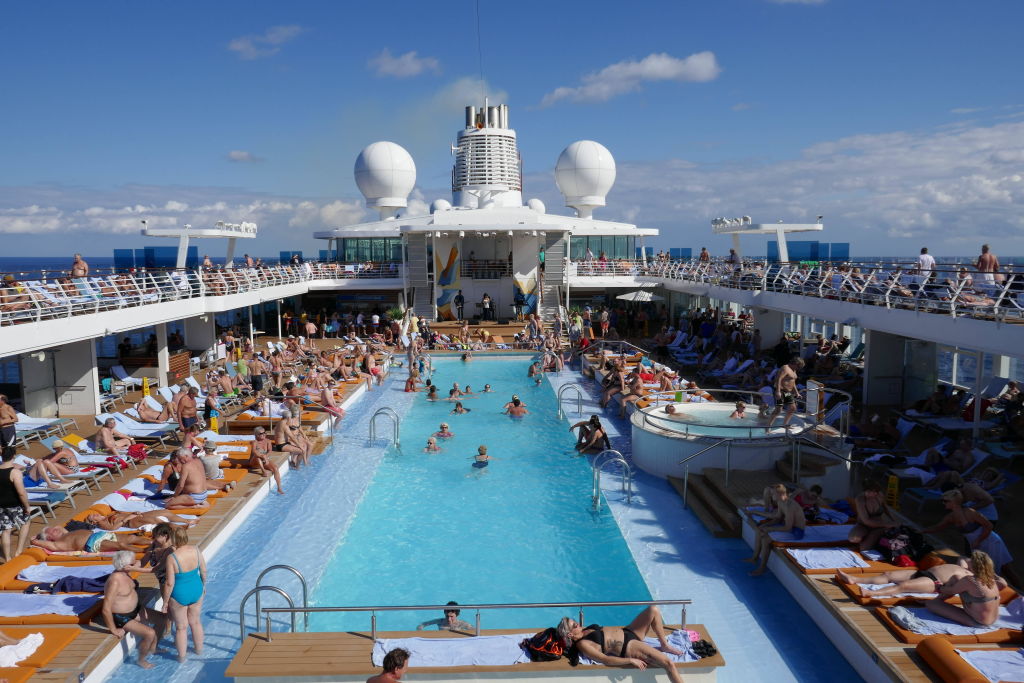 Pool Mein Schiff 4 Holidaycheck