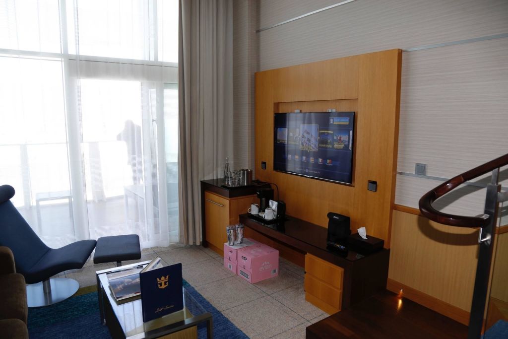 Crown Loft Suite Wohnzimmer Oasis Of The Seas Holidaycheck