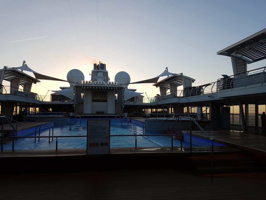 Pool Mein Schiff 5 Holidaycheck