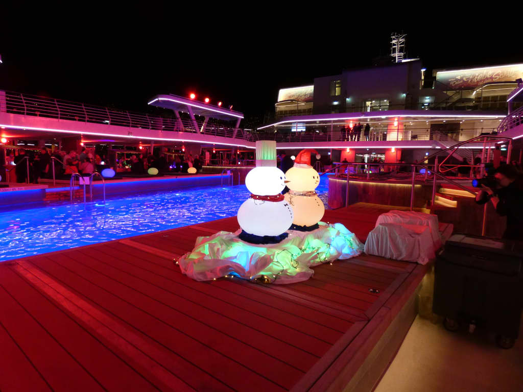 Weihnachtsmarkt Auf Dem Pooldeck Mein Schiff 1 Holidaycheck