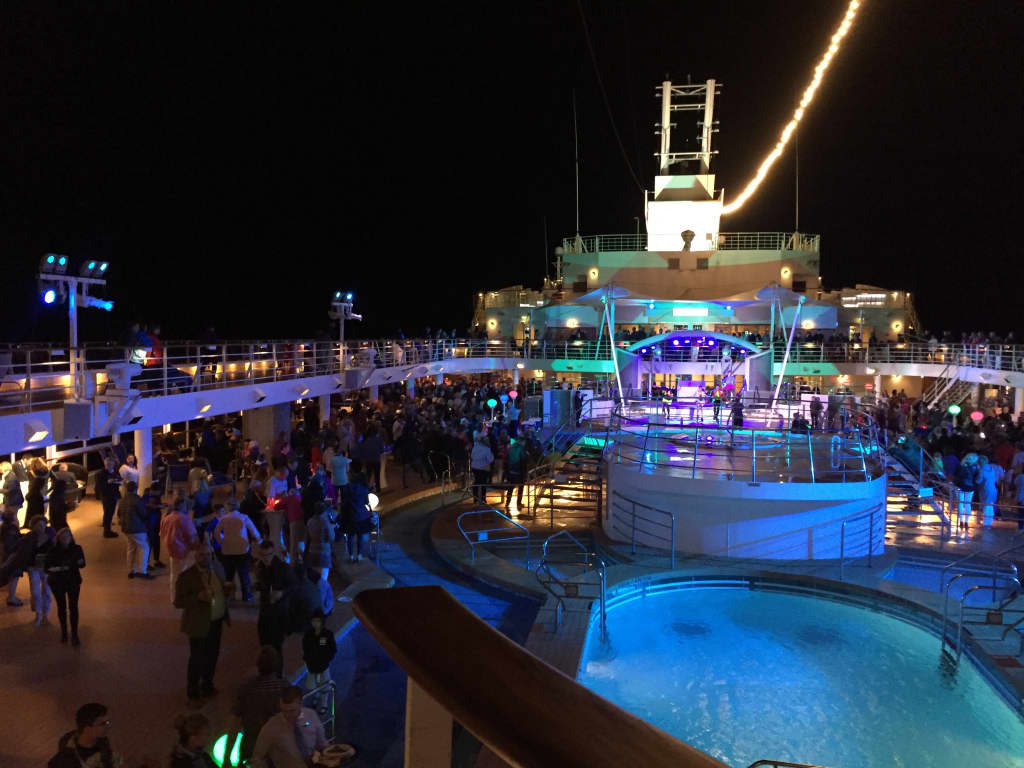 Poolparty Alte Mein Schiff 2 Holidaycheck