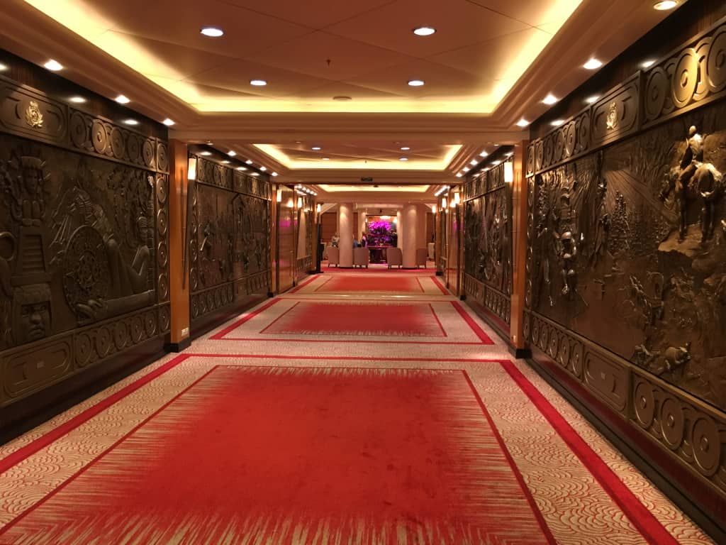 Innenansicht Queen Mary 2 Holidaycheck