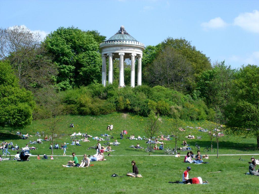 Сады мюнхена. Englischer Garten Мюнхен. Английский парк в Мюнхене. Английский сад в Мюнхене. Английский сад, Мюнхен, Германия.