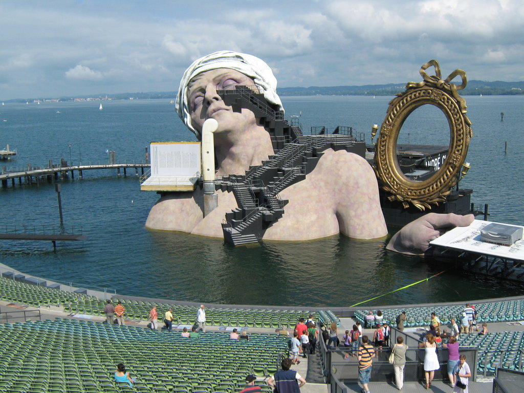 Памятник на боденском озере