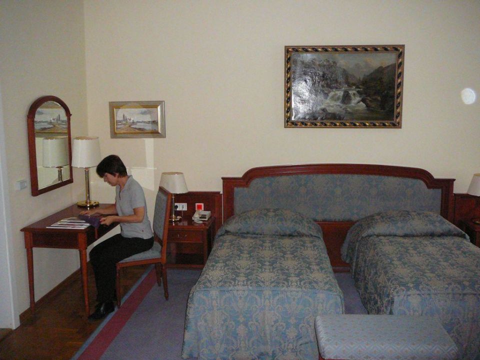 amway grand lodge eating places