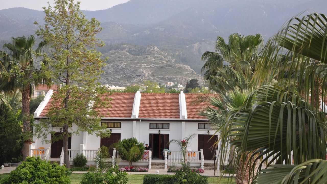 Hotel Almond Holiday Village (Alsancak /