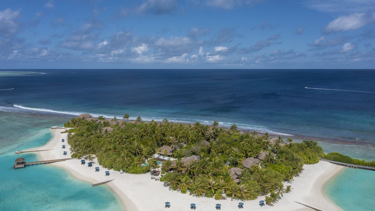 Das Naladhu Private Island Maldives ist ein 5* Hotel und kann jetzt ab 4462€ gebucht werden