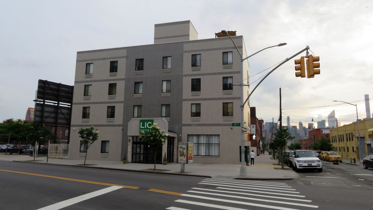 LIC Hotel (Long Island City) • HolidayCheck (Bundesstaat New York USA)