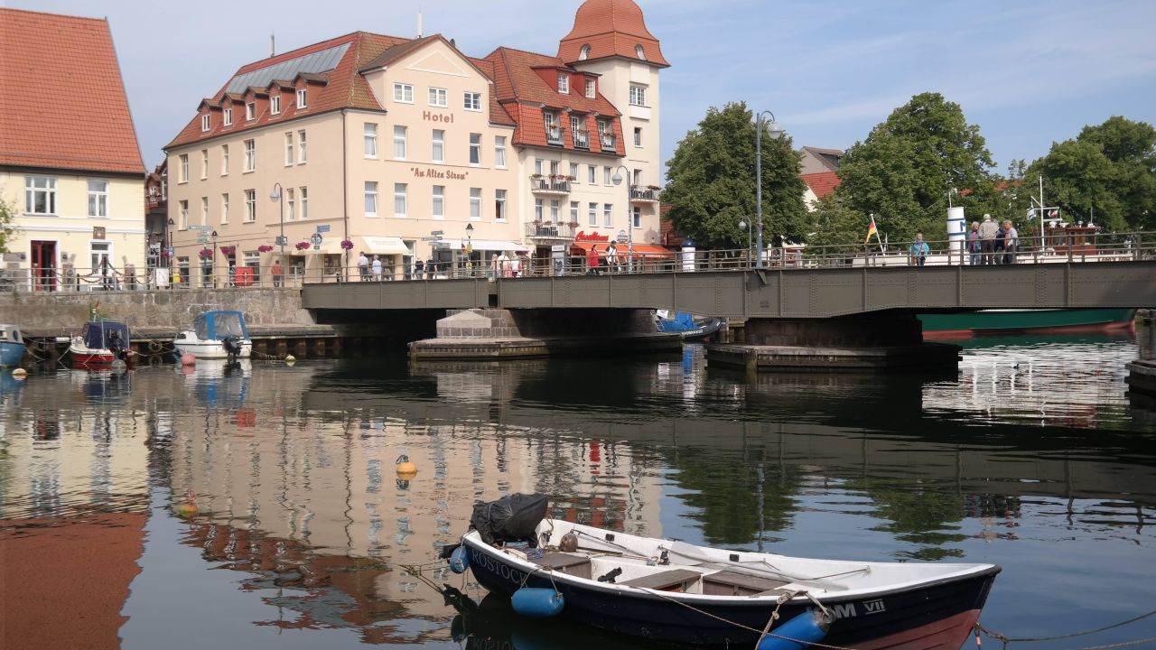 Résultat de recherche d'images pour "alter strom warnemunde"