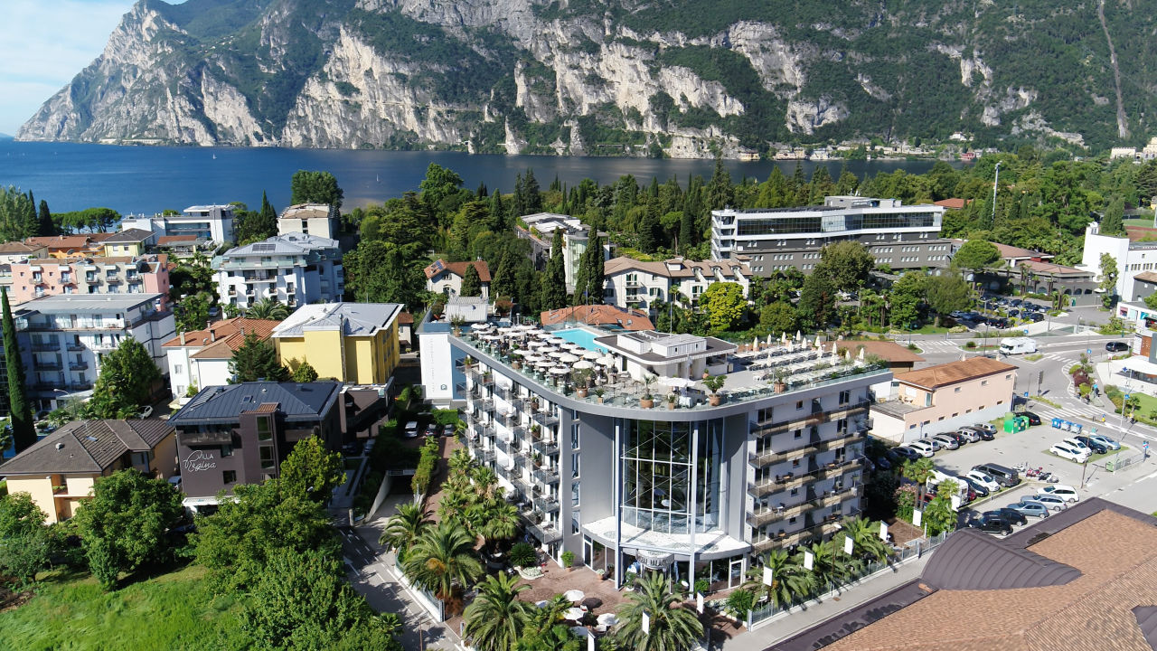 Hotel Kristal Palace - TonelliHotels (Riva del Garda) • HolidayCheck ...