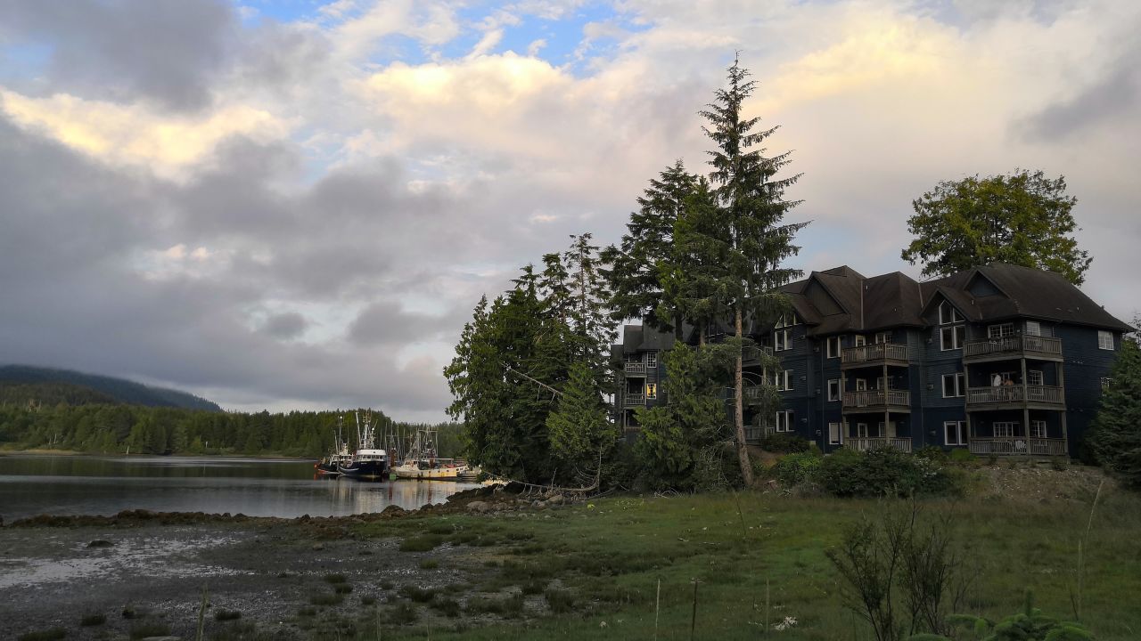 Waters Edge Shoreside Suites (Ucluelet) • HolidayCheck (British Columbia Kanada)