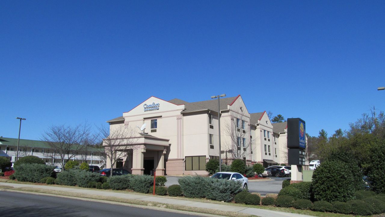 Hotel Comfort Inn & Suites Galleria (Smyrna) • HolidayCheck USA)