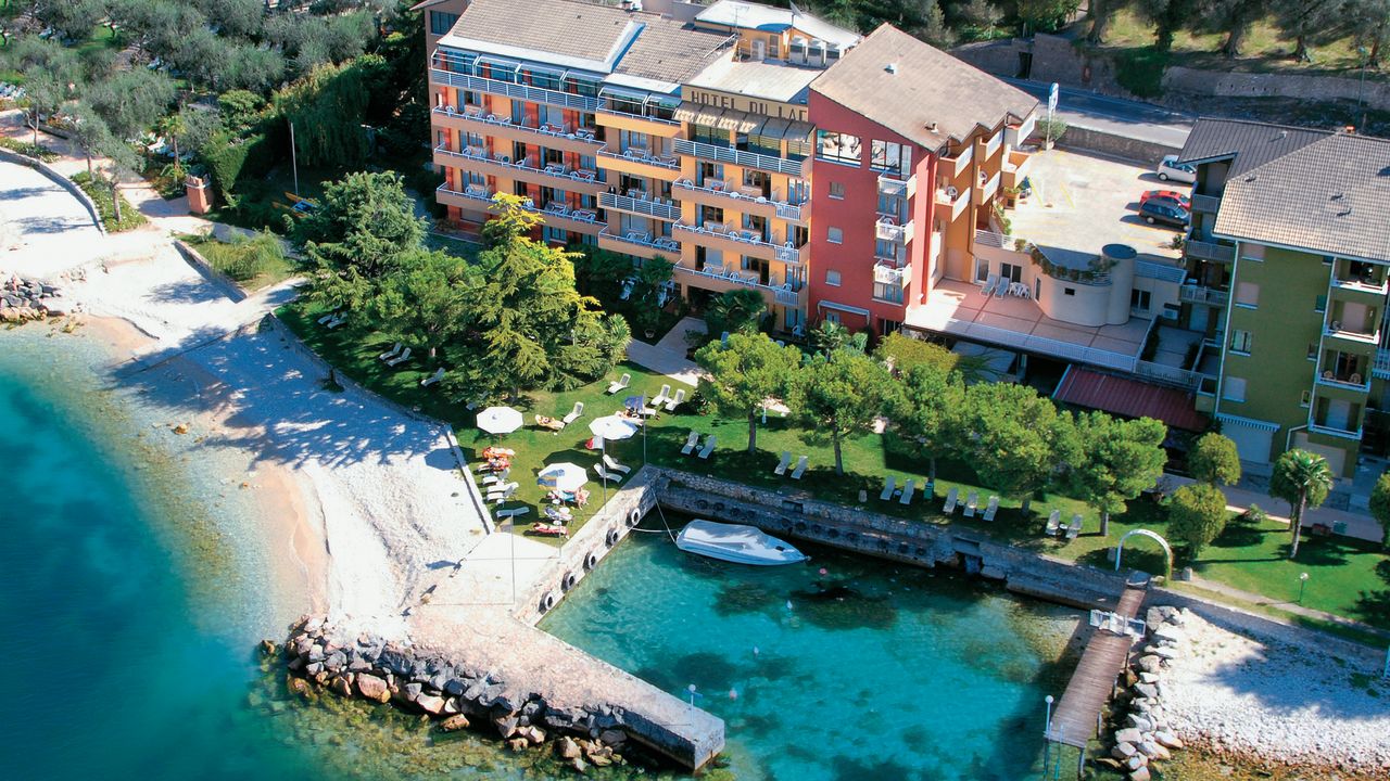 Brenzone Sul Garda Hotel