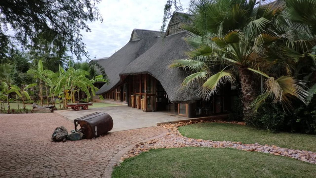 uris safari lodge tsumeb