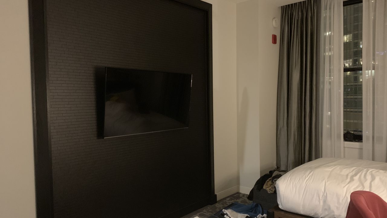 Londonhouse Chicago Curio Collection By Hilton Chicago