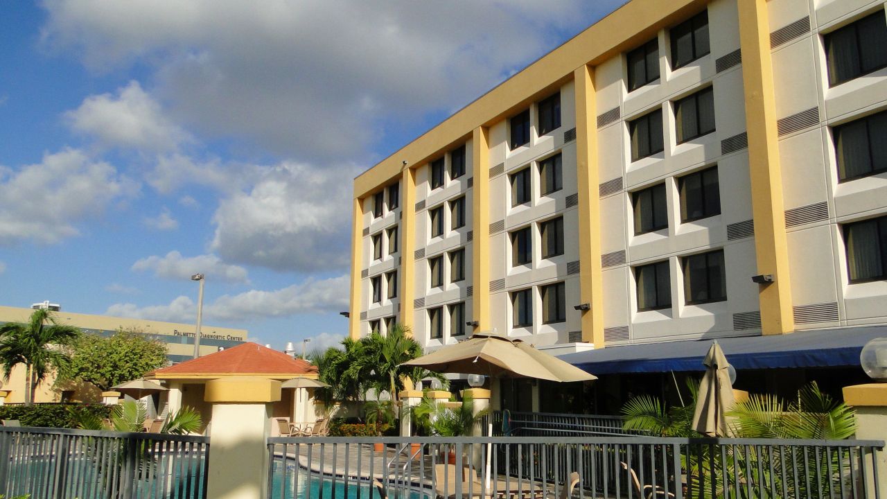 Hotel Holiday Inn Express & Suites Miami-Hialeah in Hialeah ...