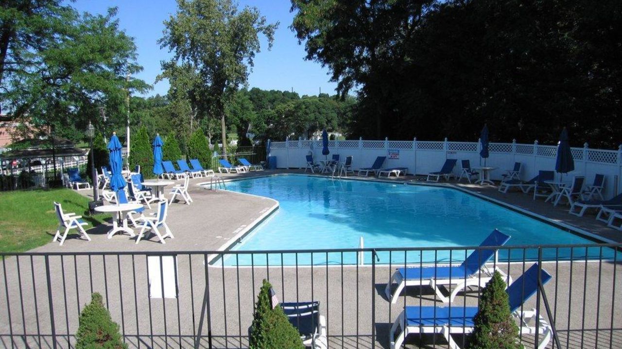 Hotel Kenilworth Inn (Kenilworth) • HolidayCheck (New Jersey | USA)