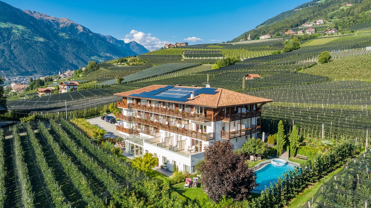 Garni Feldhof Hotel & Apartments (Scena / Schenna) • HolidayCheck (Südtirol Italien)