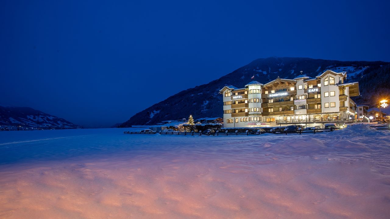 Hotel Riedl - Cafe Konditorei (Stumm) • HolidayCheck (Tirol | Österreich)