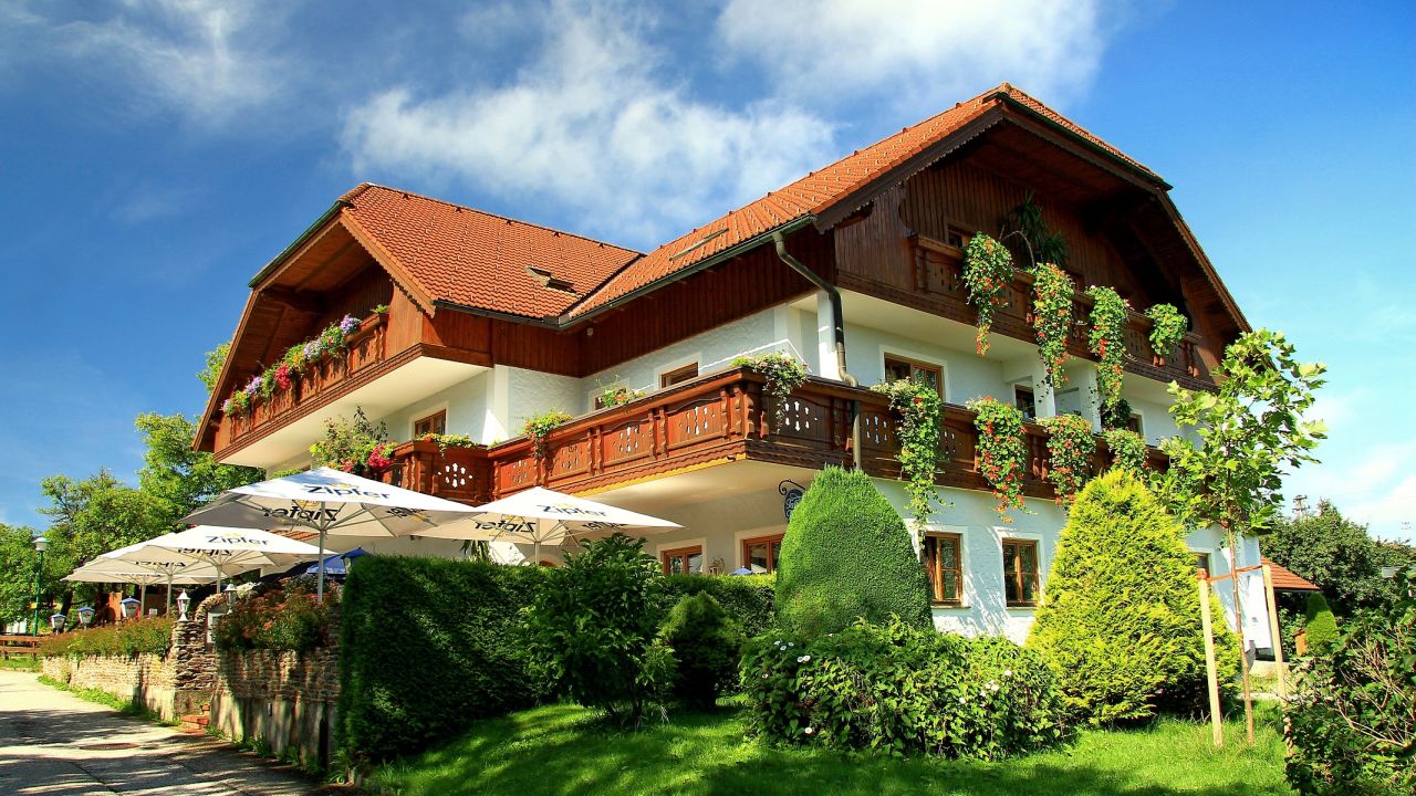 Hotel Spitzerwirt (St. Georgen im Attergau) • HolidayCheck