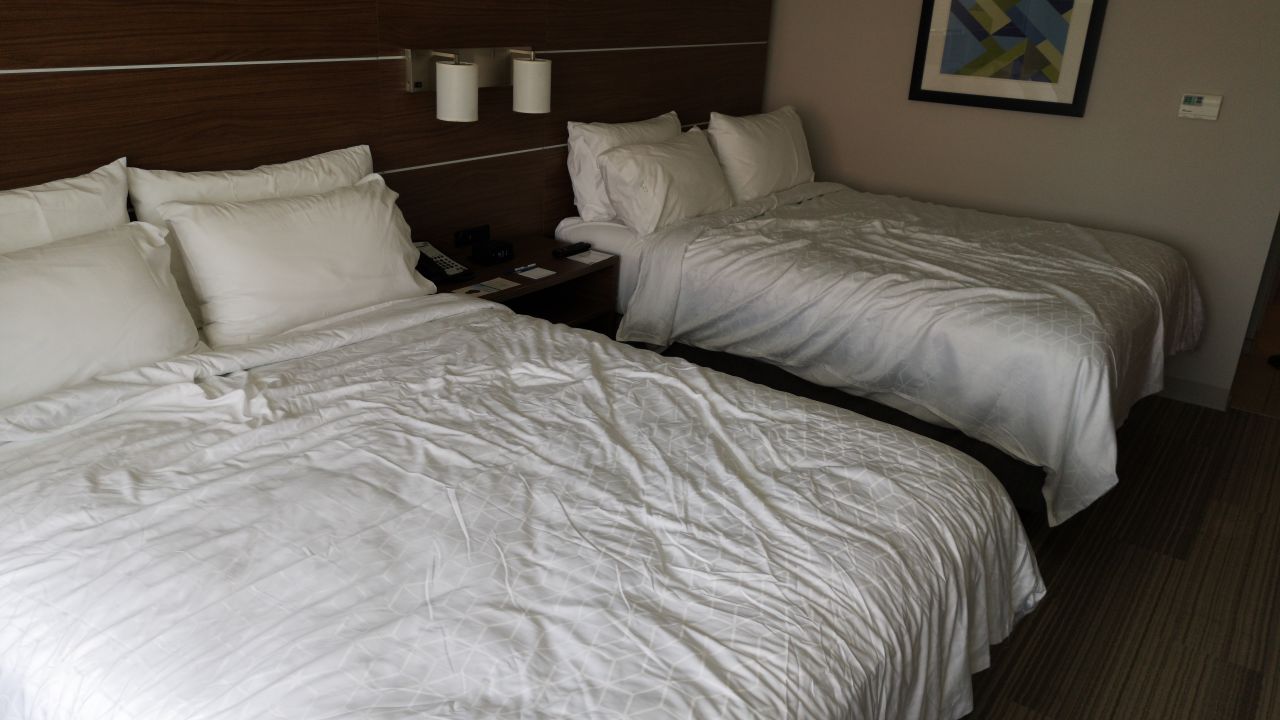 Holiday Inn Express Suites Orlando At Seaworld Lake