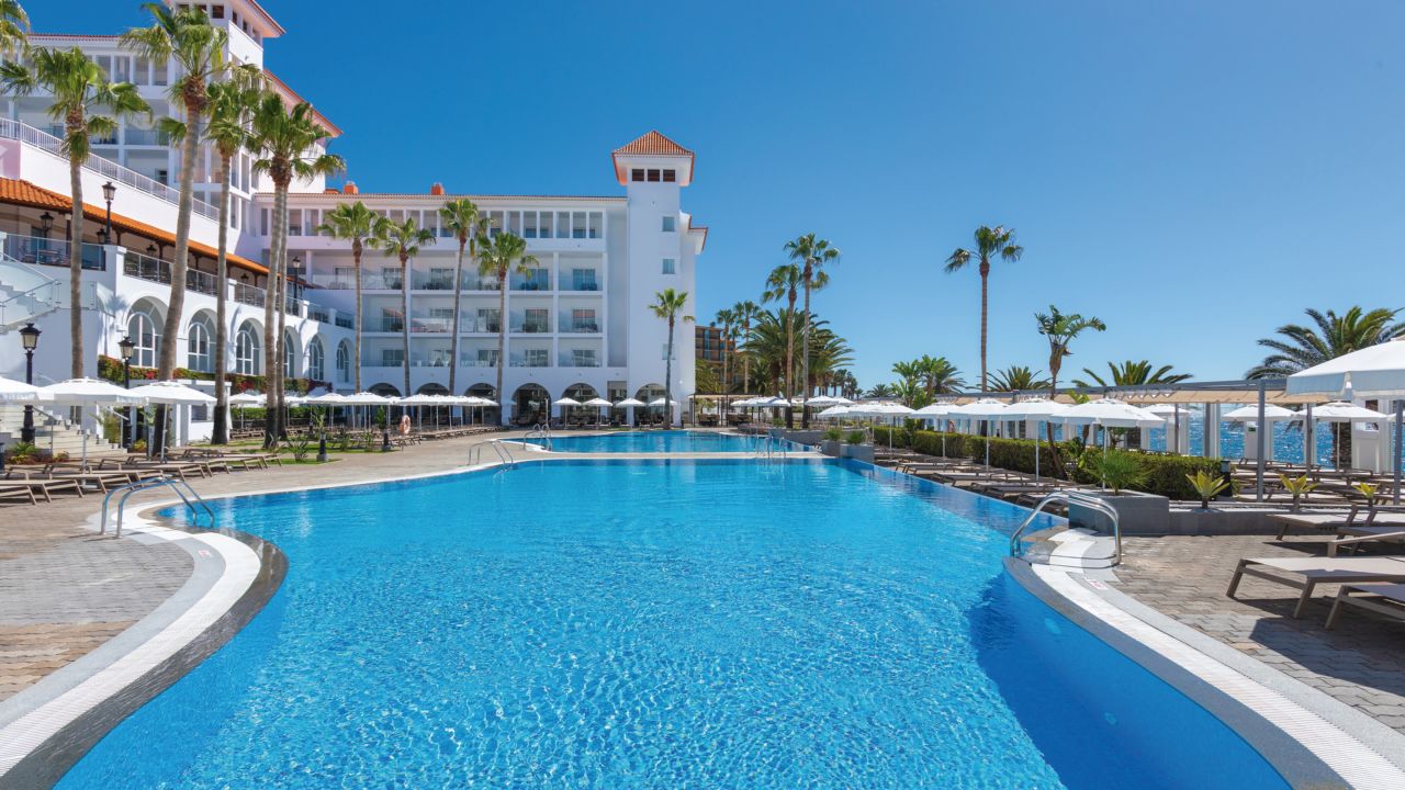 Das Riu Madeira ist ein 4* Hotel und kann jetzt ab 927€ gebucht werden