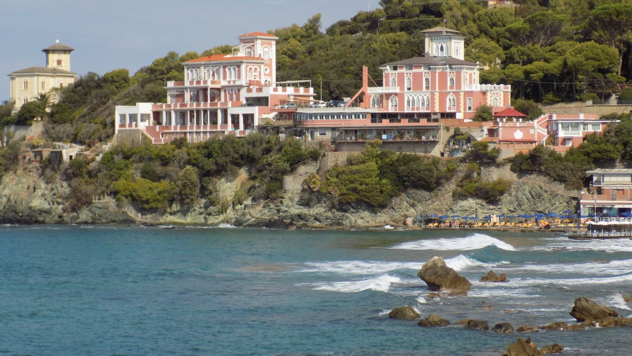 Hotel Baia Del Sorriso (Castiglioncello) •