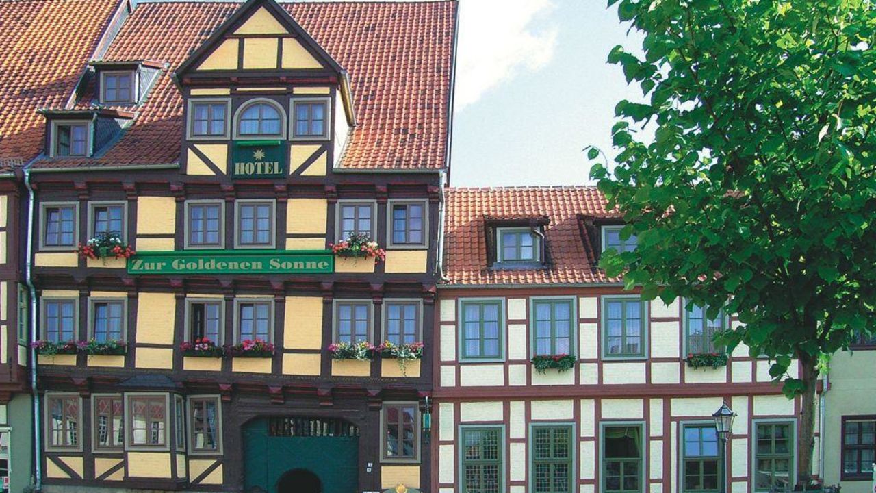 Hotel Zur Goldenen Sonne (Quedlinburg) •