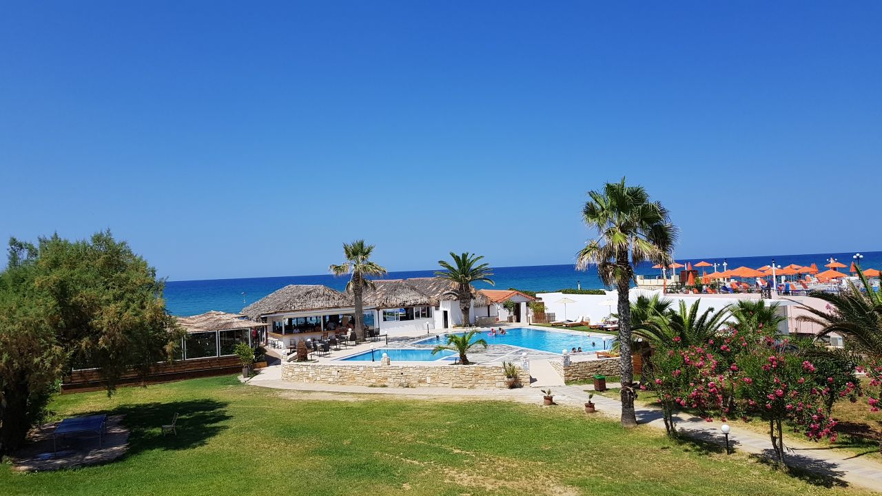 Happy Days Beach Hotel • HolidayCheck (Kreta