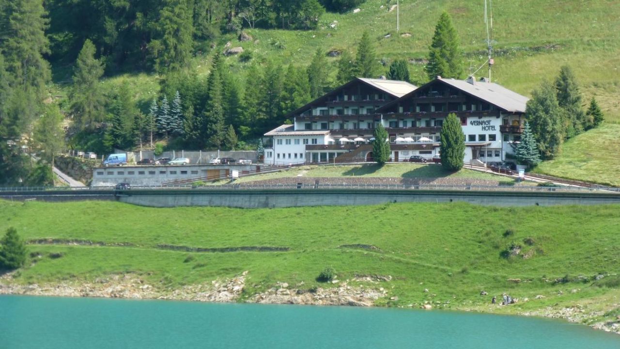 Das Vernagt am See ist ein 4* Hotel und kann jetzt ab 623€ gebucht werden