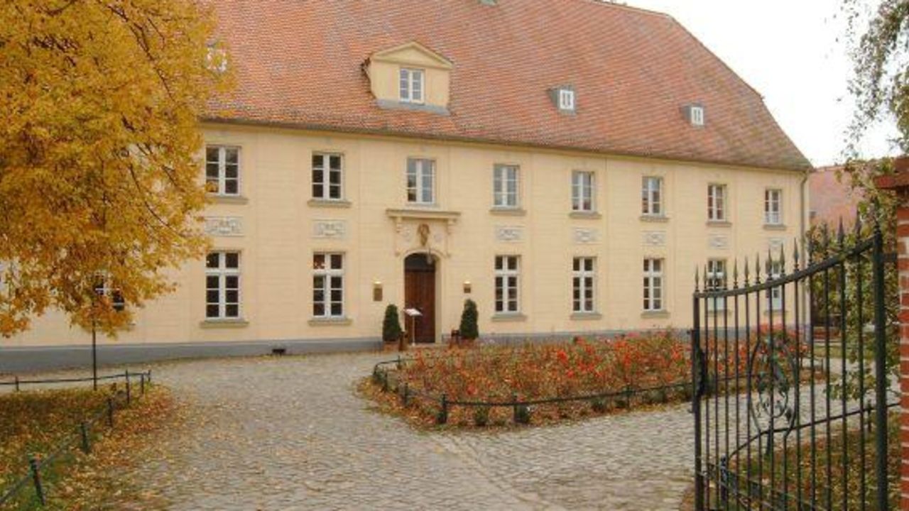 Schloss Diedersdorf (Großbeeren) • HolidayCheck (Brandenburg | Deutschland)
