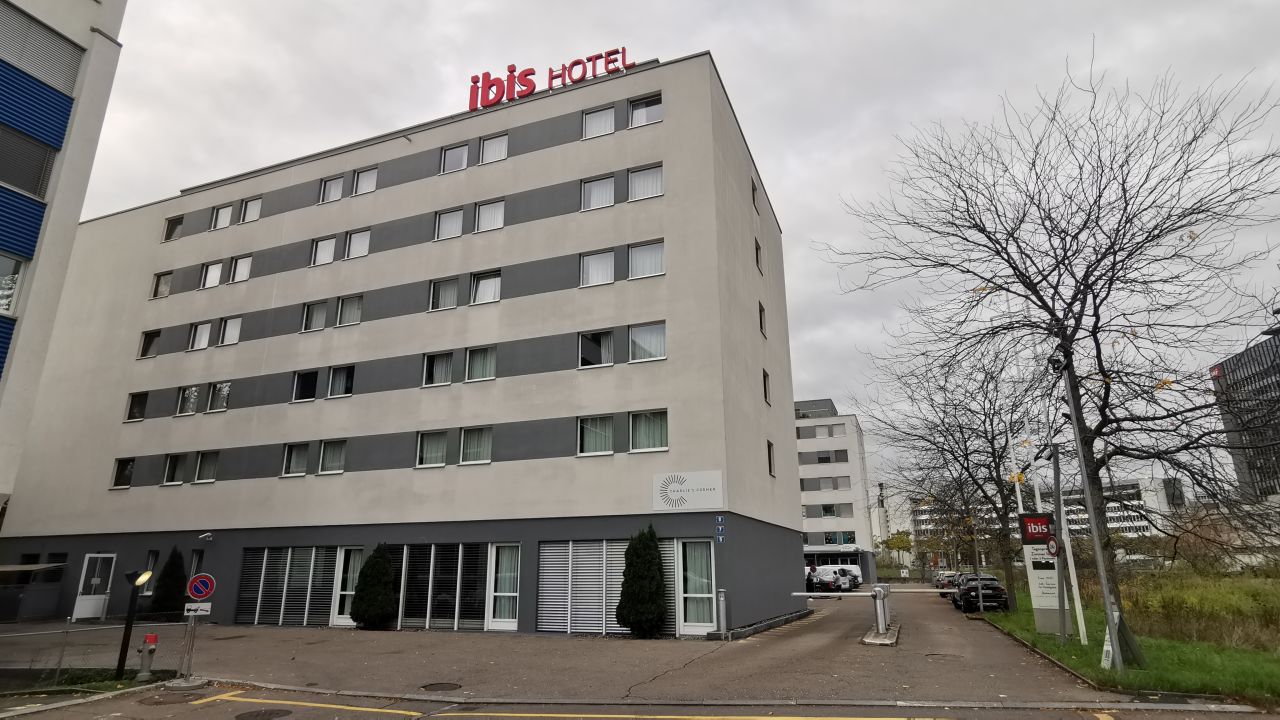 Hotel ibis Zürich Messe Airport (Zürich) • HolidayCheck (Kanton Zürich | Schweiz)