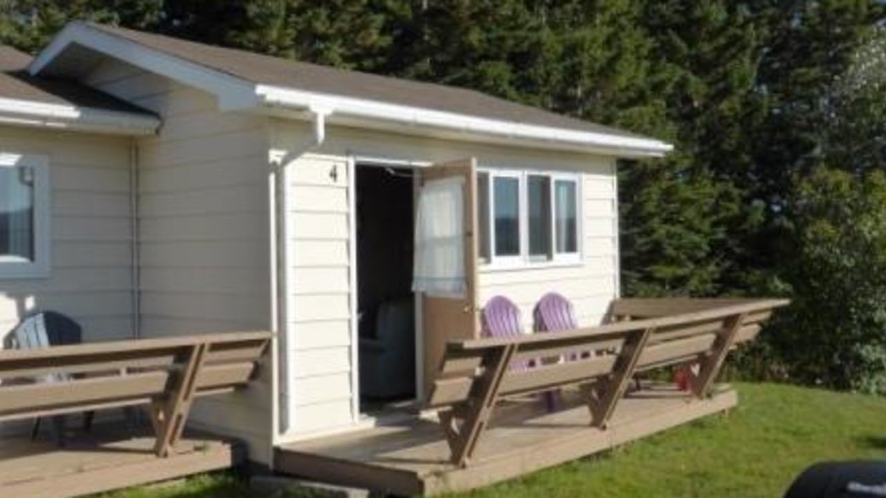 Sea Breeze Cottages (Ingonish) • HolidayCheck (Nova Scotia | Kanada)