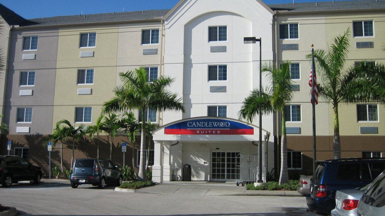 Hotel Candlewood Suites Fort Myers/Sanibel Gateway (Fort Myers Beach