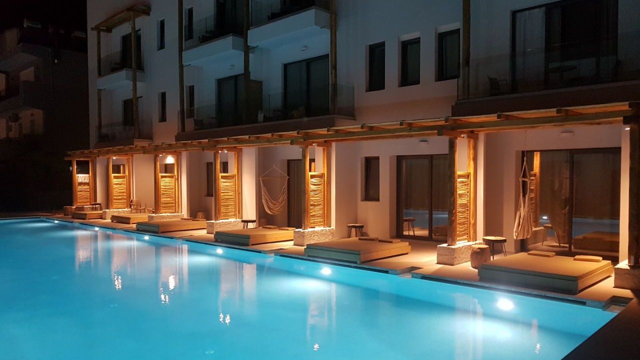 Enorme Lifestyle Beach Resort (Amoudara) • HolidayCheck ...