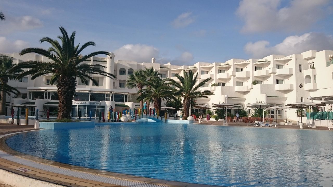 Hotel El Mouradi Skanes Beach (Skanes) • HolidayCheck ...