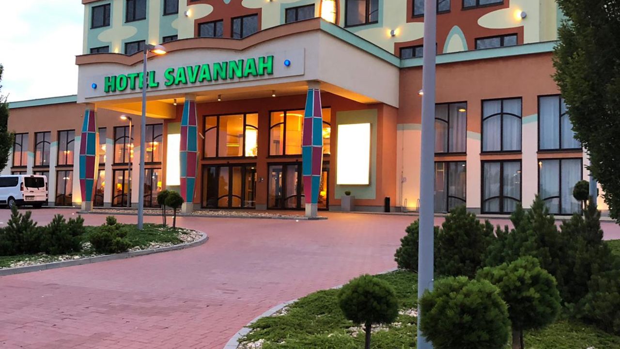 Hotel Savannah  Chvalovice Kallendorf      HolidayCheck  S  dm  hren