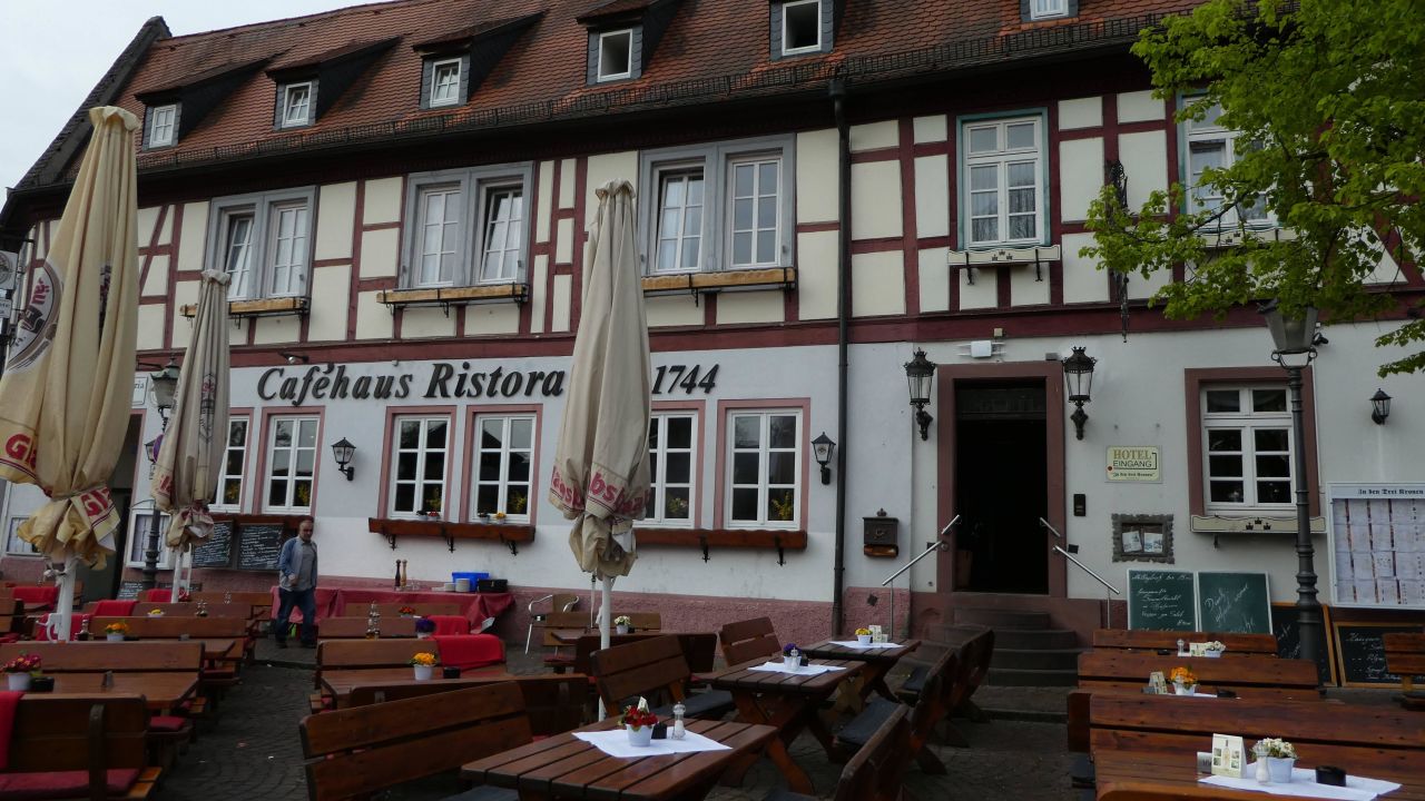 Hotel Zu Den Drei Kronen Seligenstadt Holidaycheck Hessen Deutschland