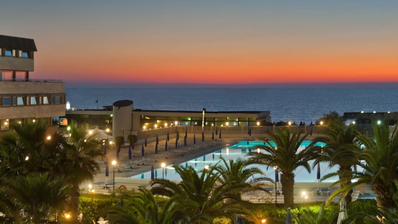 Grand Hotel Continental  Tirrenia      HolidayCheck  Toskana Italien 