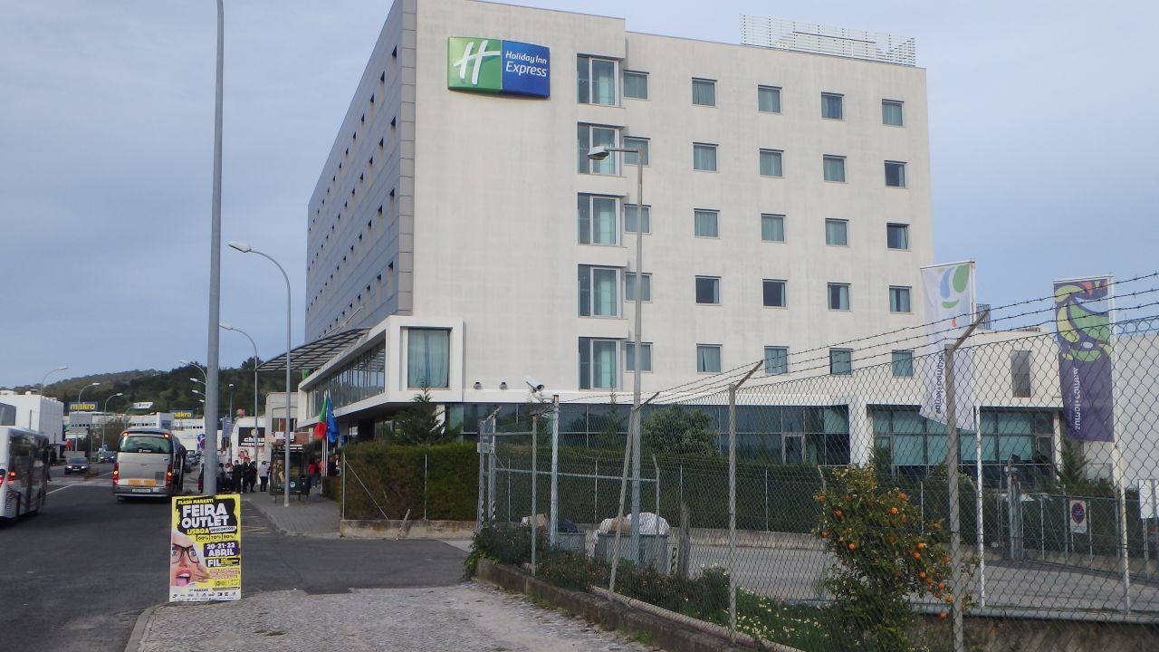 Hotel Holiday Inn Express Lisbon Alfragide (Oeiras) • HolidayCheck (Lissabon Küste Portugal)